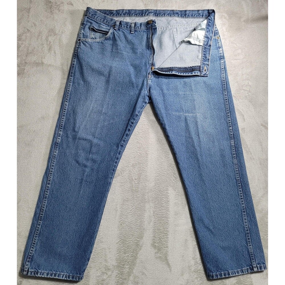 Wrangler Rugged Wear Jeans Mens 44x30 Blue Wash Straight Denim Cotton 39802PW